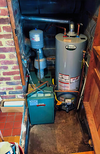 https://bayswaterhotwater.com.au/uploads/2025/06/gas-hot-water-system-50310.jpg